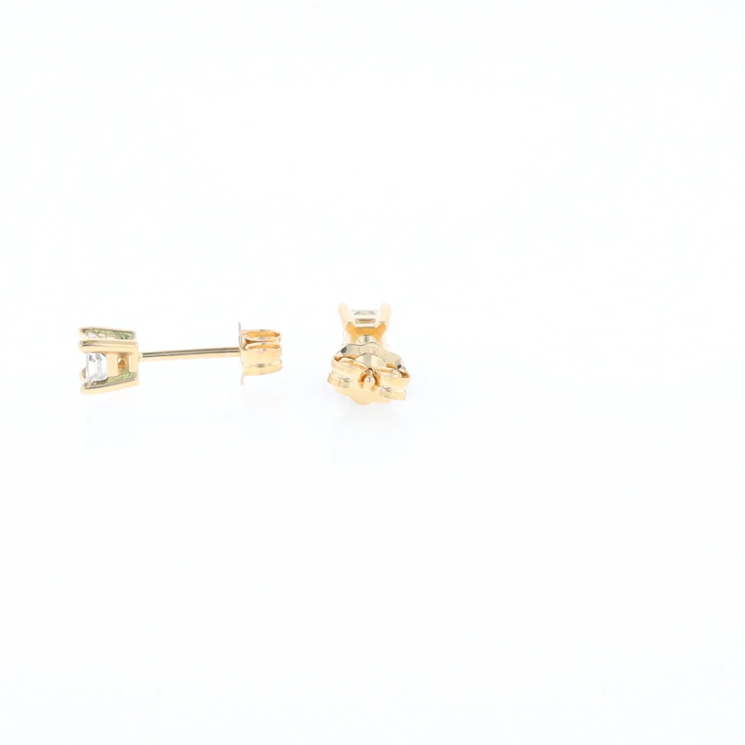 0.38ctw Diamond Stud Earrings