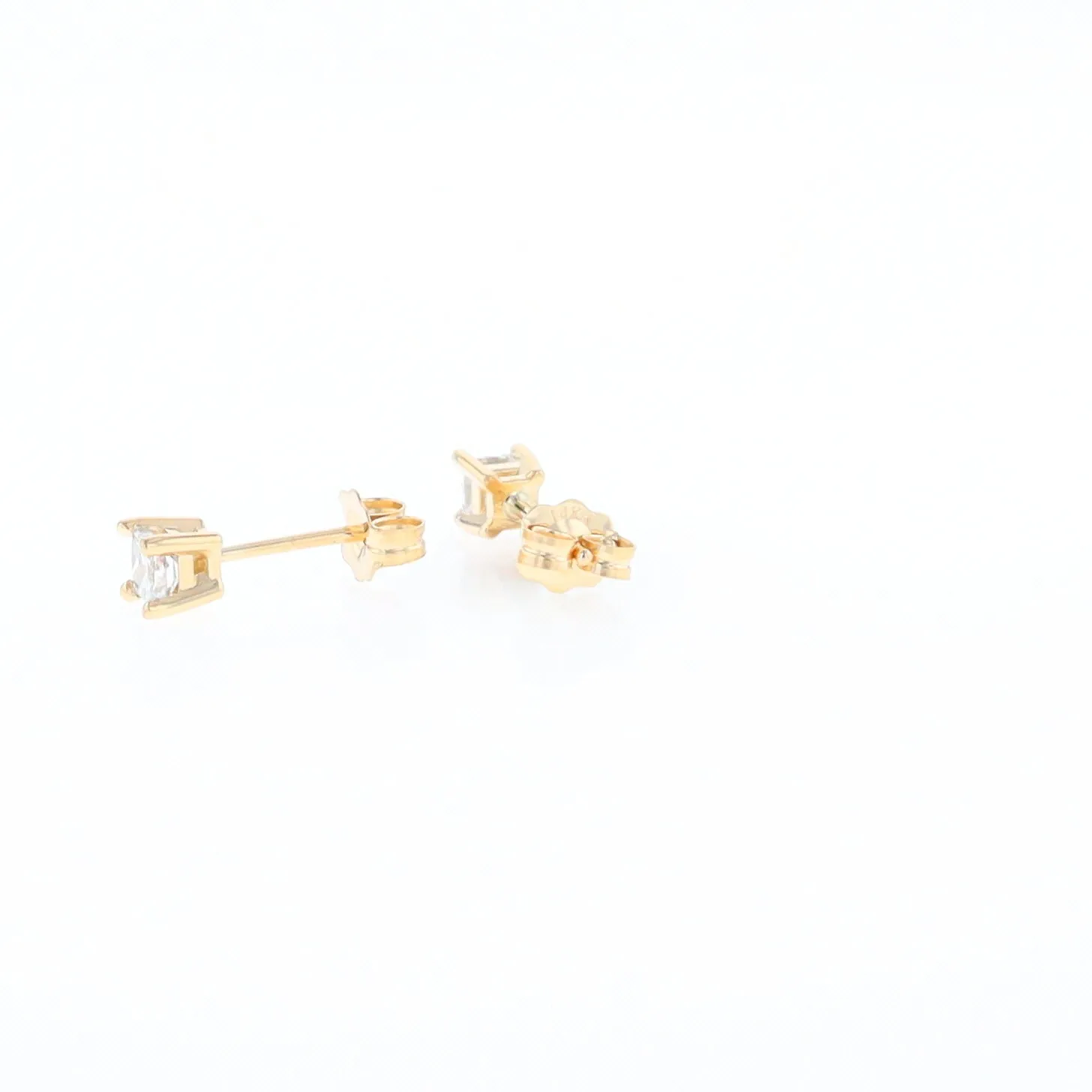 0.38ctw Diamond Stud Earrings