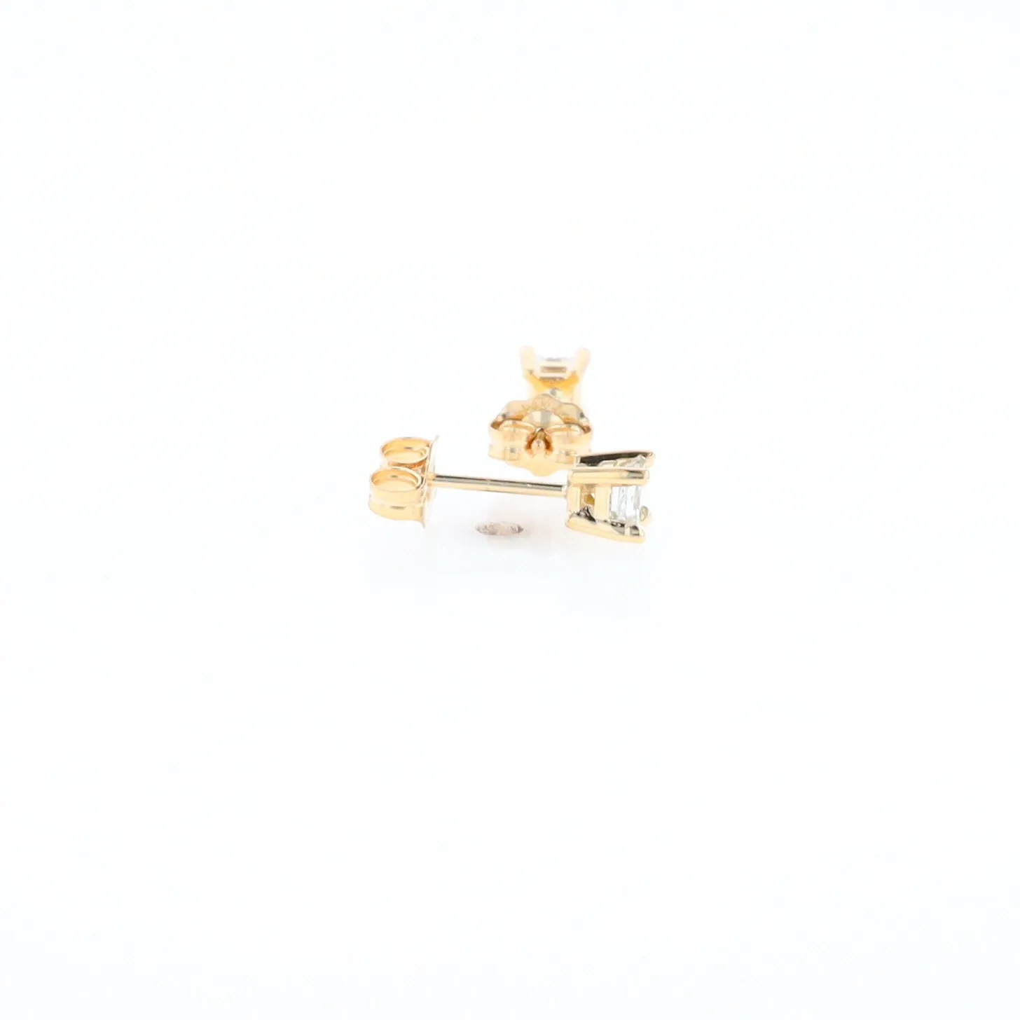 0.38ctw Diamond Stud Earrings