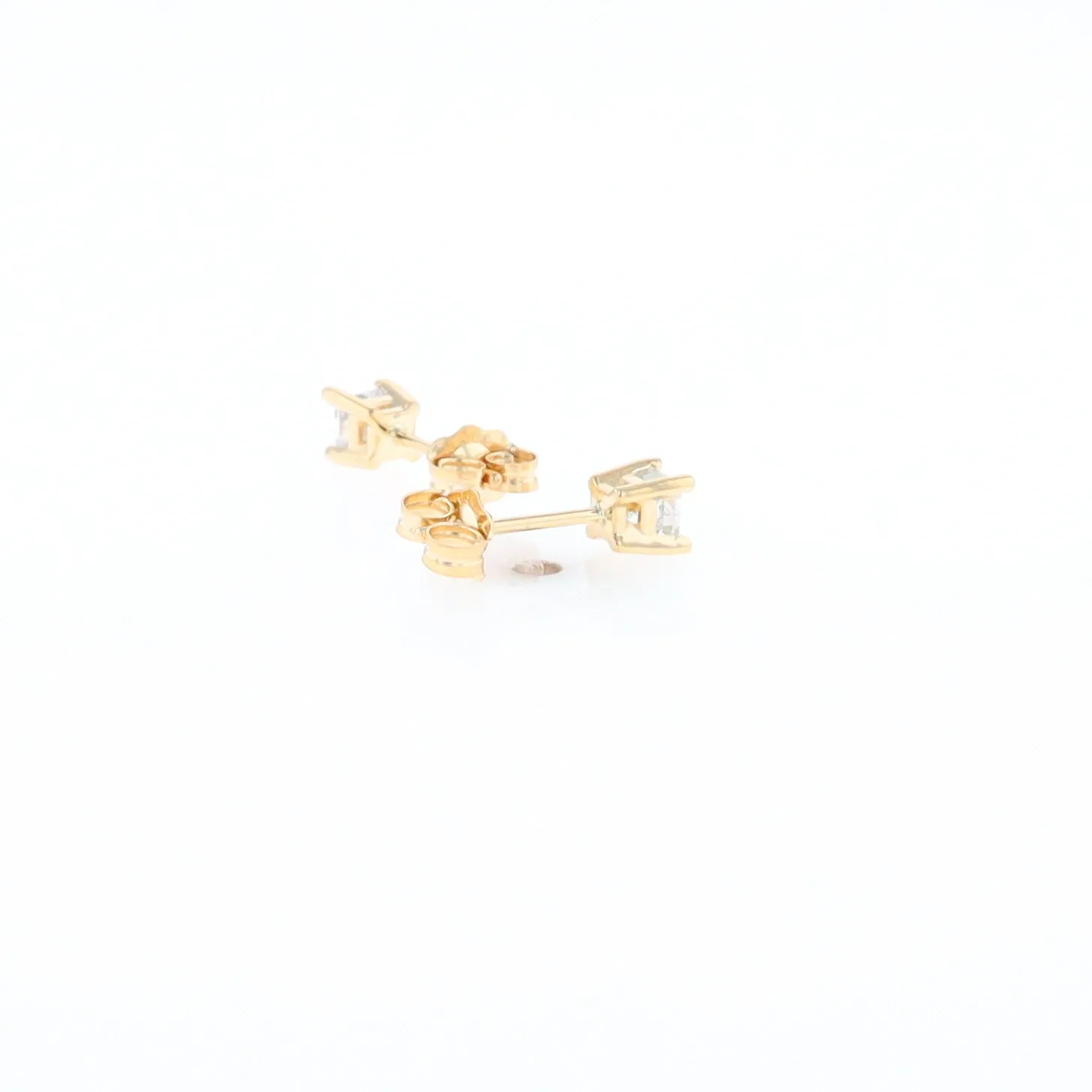 0.38ctw Diamond Stud Earrings