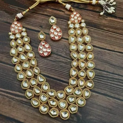 Abstract Kundan Layered Set