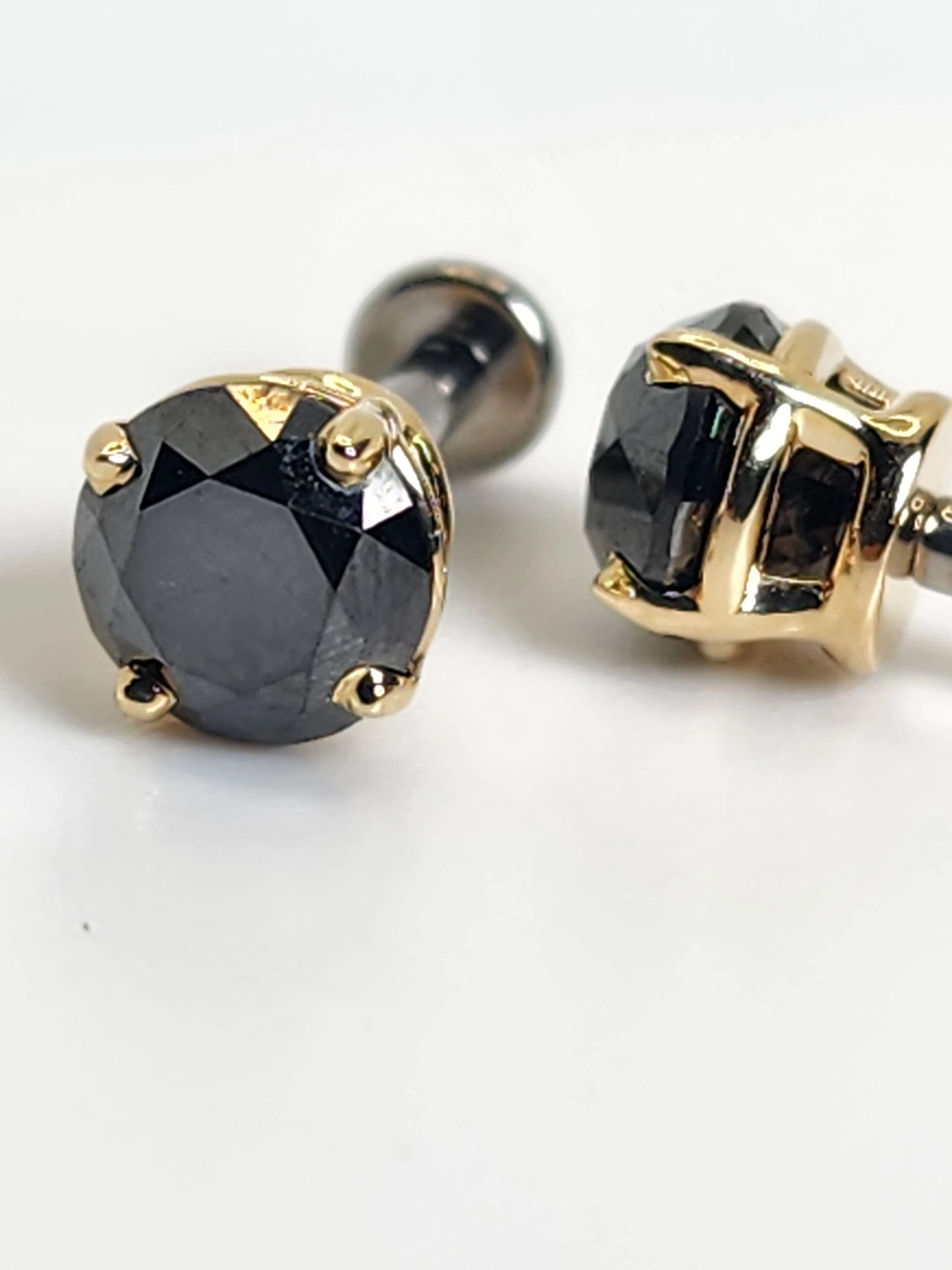 Amazing 1ct black diamonds set in 14kt yellow gold.  SHOW STOPPER!!