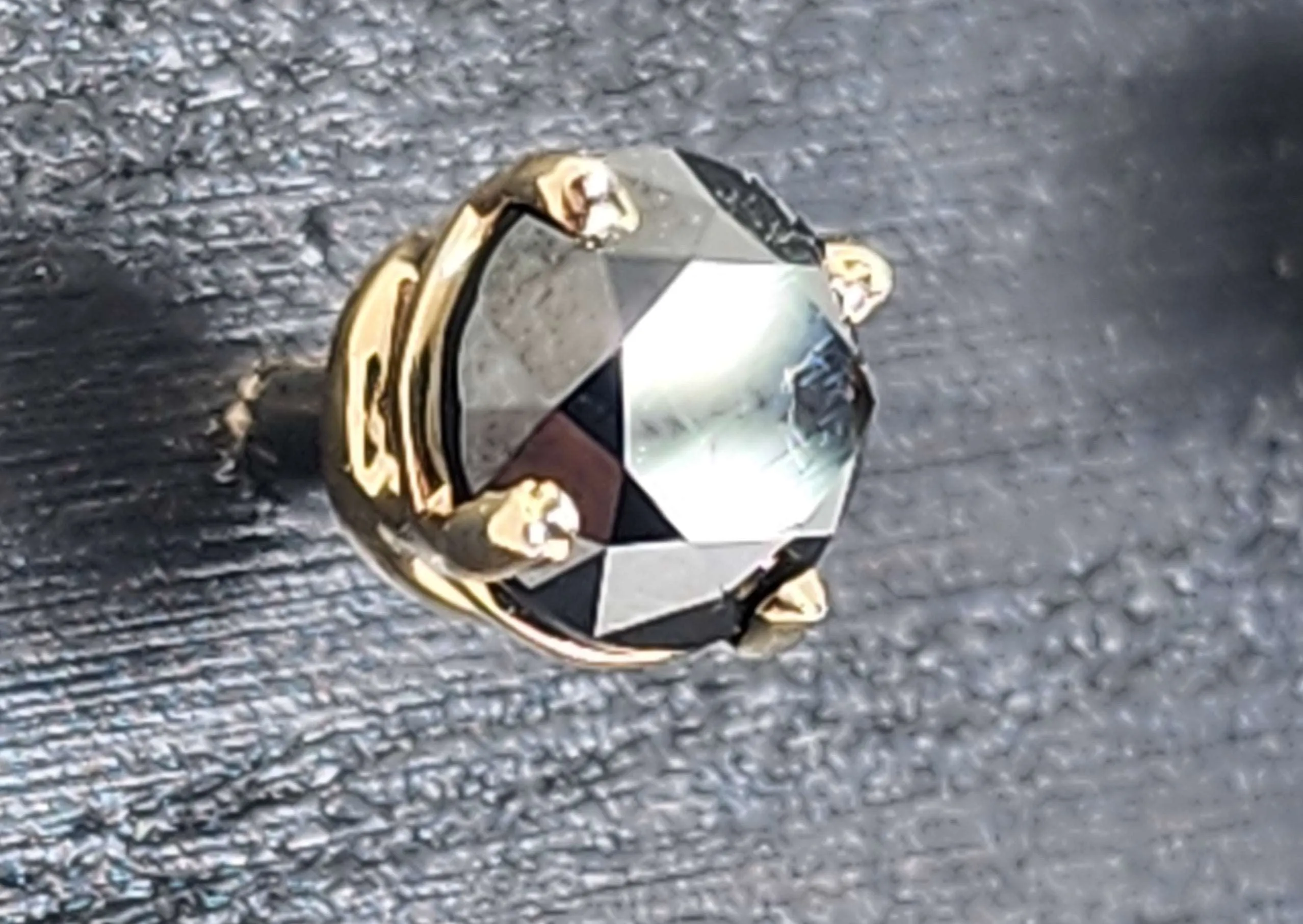 Amazing 1ct black diamonds set in 14kt yellow gold.  SHOW STOPPER!!