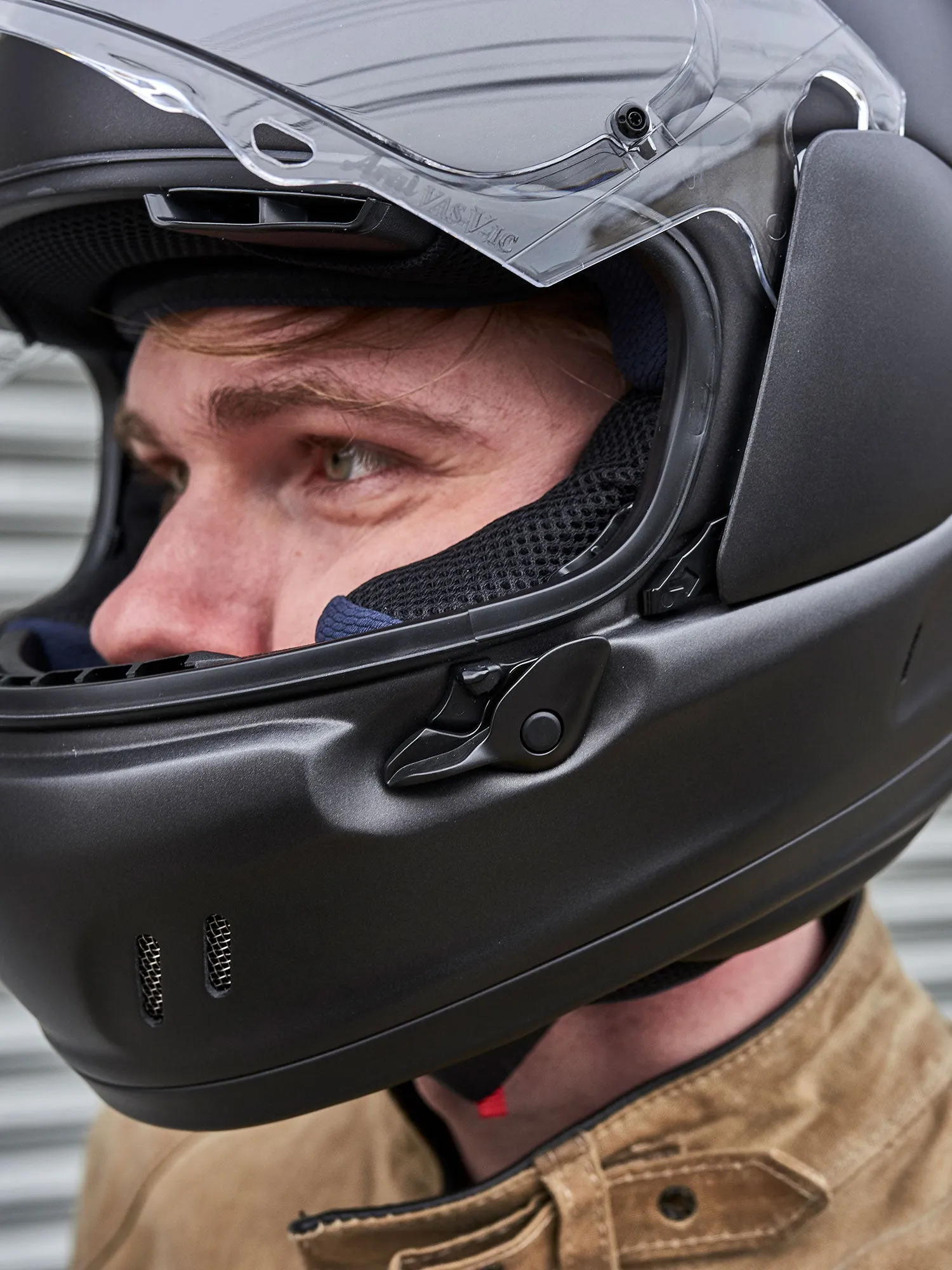 Arai Defiant-X Helmet