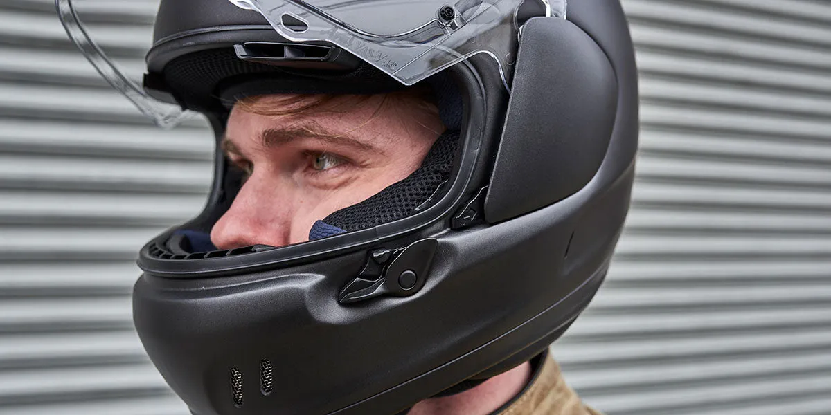 Arai Defiant-X Helmet