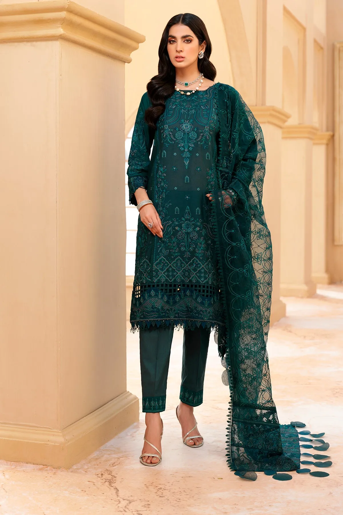 Farasha Festive Lawn Collection 2022 – MOONSTONE