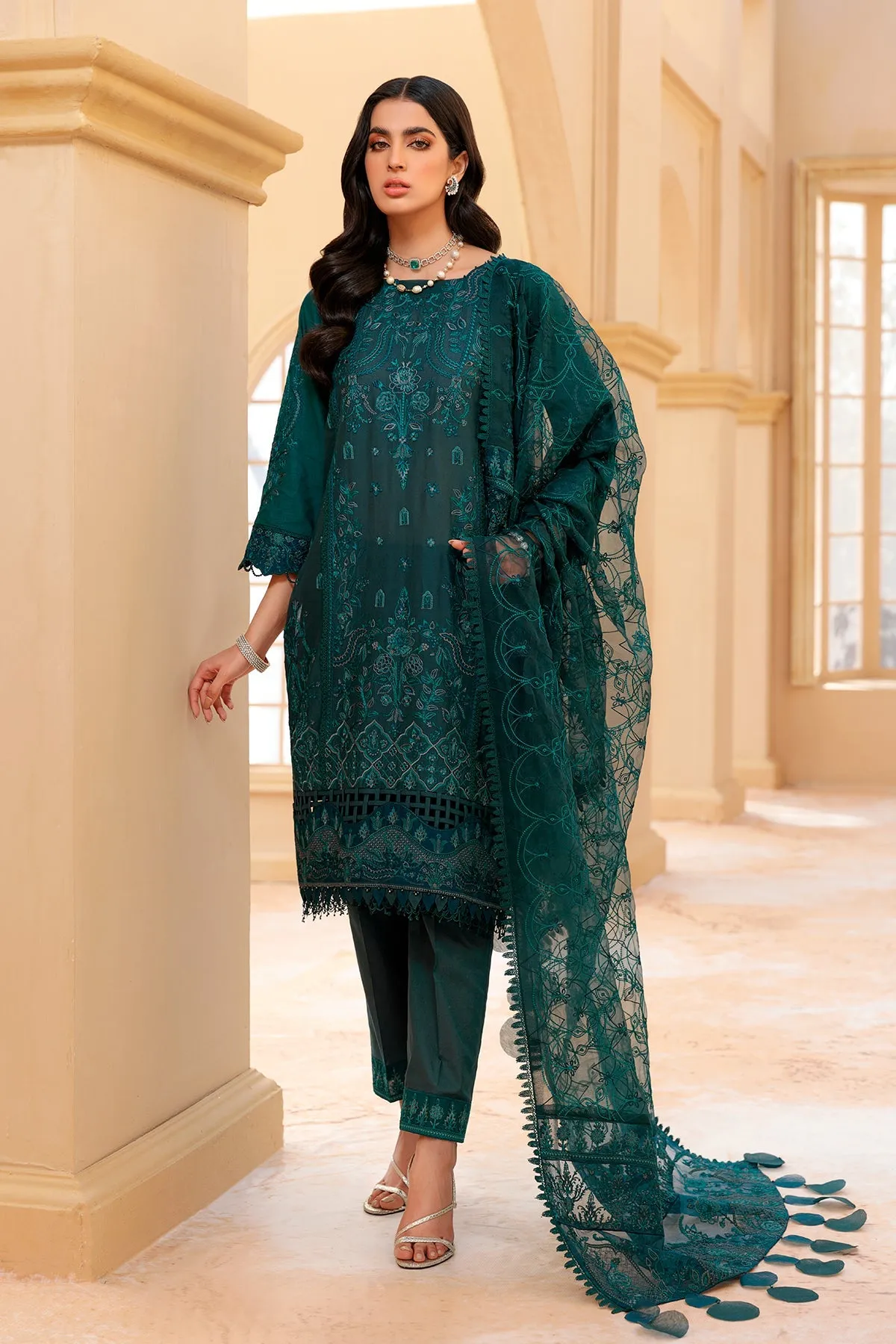 Farasha Festive Lawn Collection 2022 – MOONSTONE