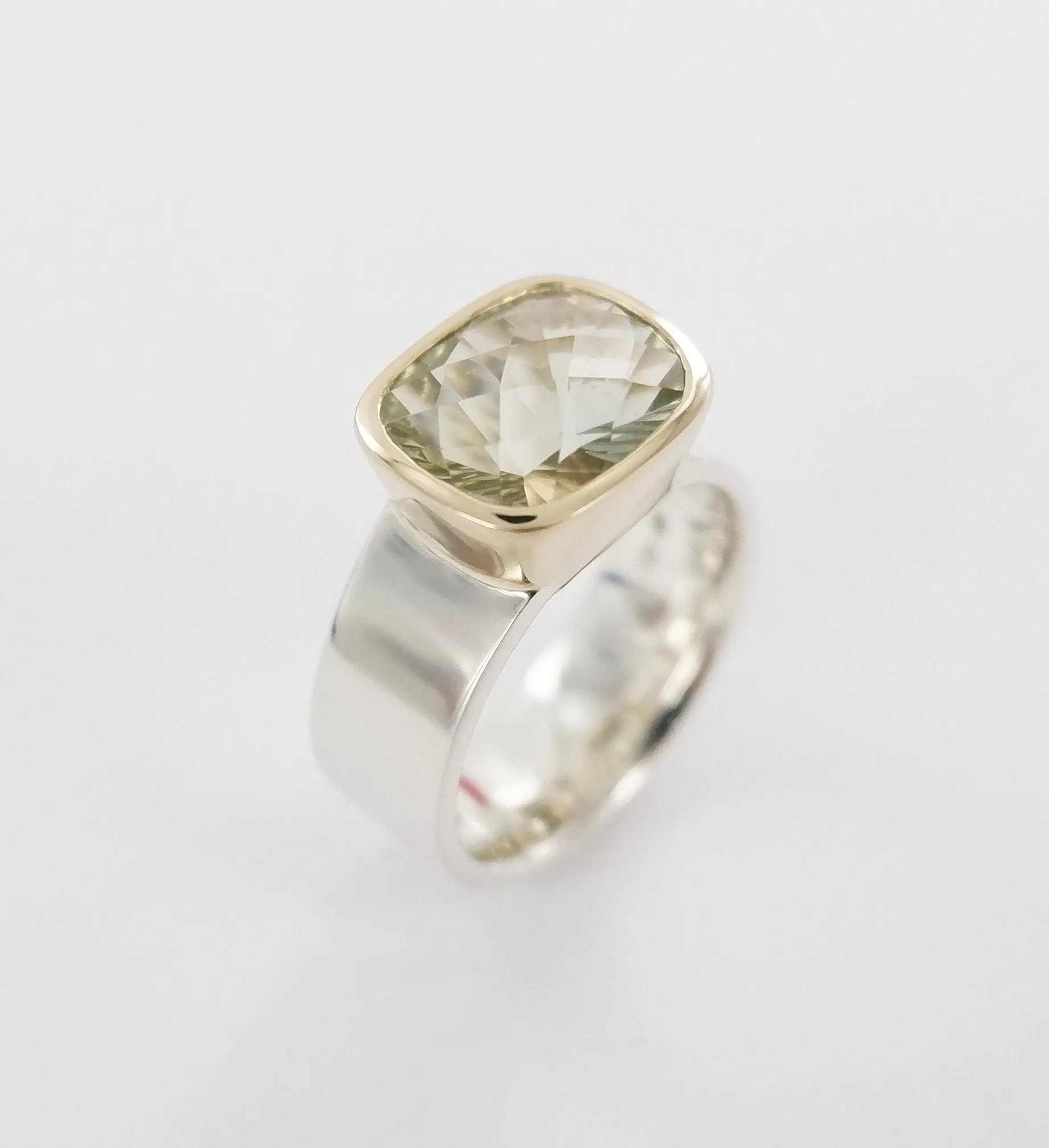 Green Amethyst Offset Ring in 2tone Ai288