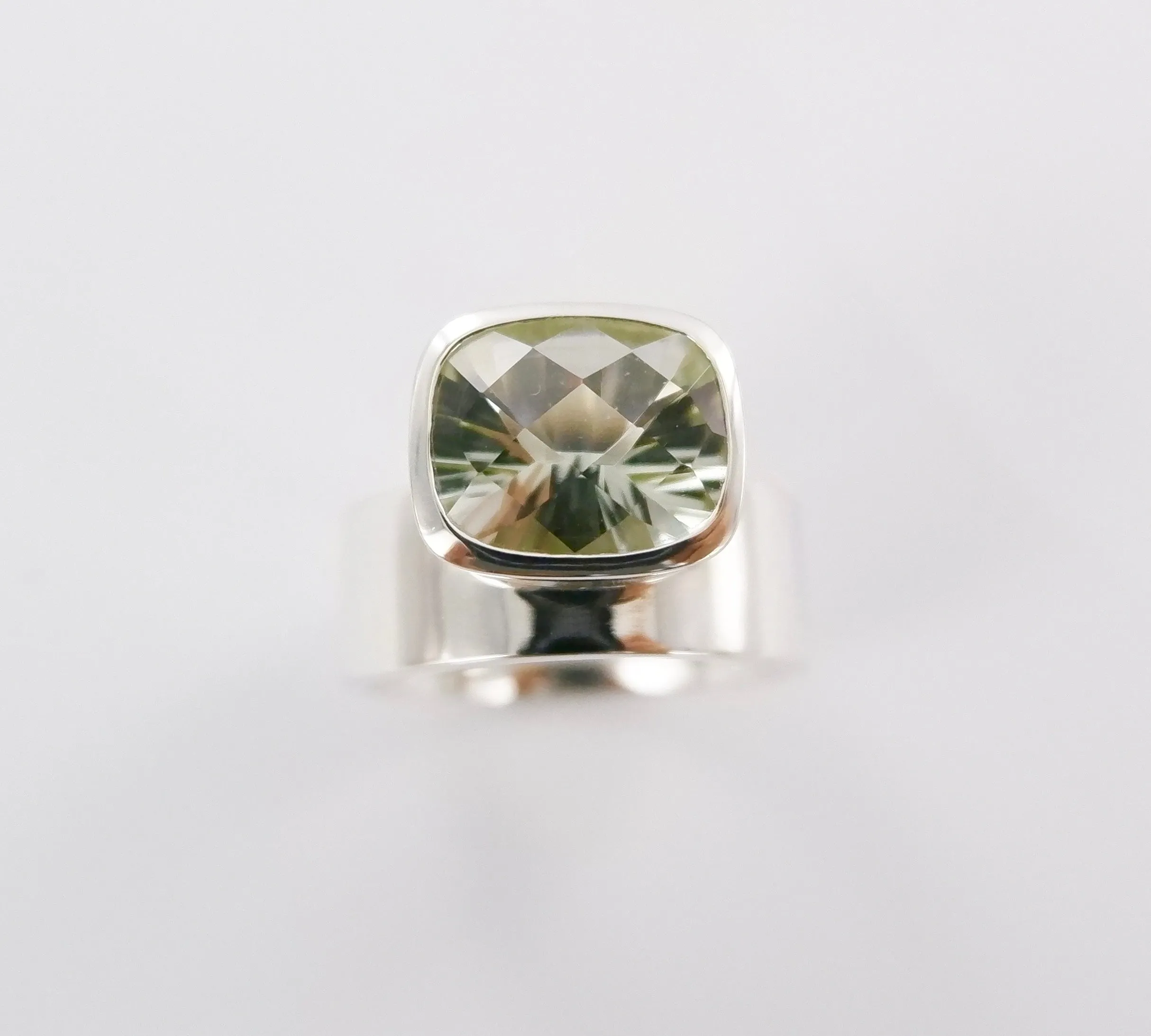 Green Amethyst Offset Ring in 2tone Ai288