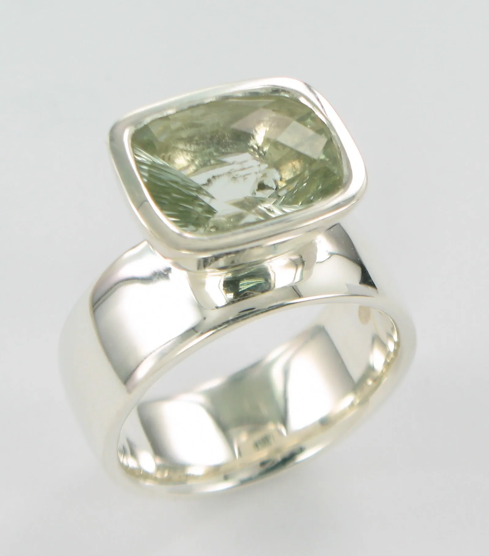 Green Amethyst Offset Ring in 2tone Ai288